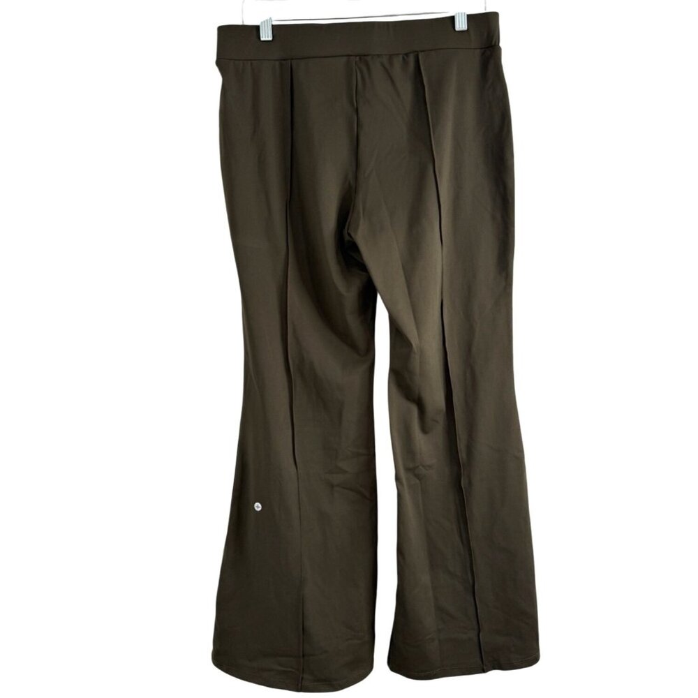 Halara Womens Size L High-Waisted Flare Pants With Belt Olive Green NEW - Picture 2 of 7